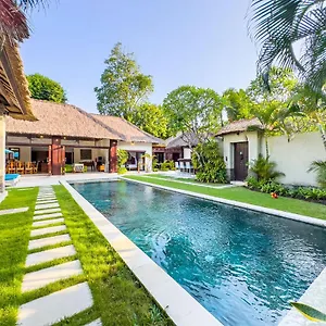 Alore Managed By Bugis Seminyak (Bali)